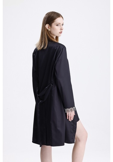 Laperissa Kadın Siyah Dantel Detaylı Kuşaklı Saten Dokuma Şık Sabahlık Siyah