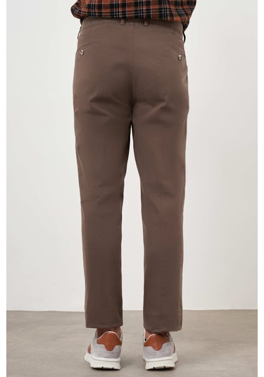 Morven Erkek Kahverengi Pamuk Yan Cep Dynamic Fit Chino Pantolon Kahverengi