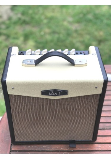 Cort Cm15R Black Elektro Gitar Amfisi