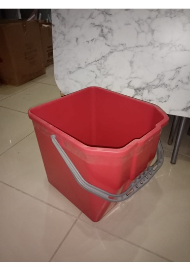 TEMİZLİK ARABA KOVASI (KIRMIZI)