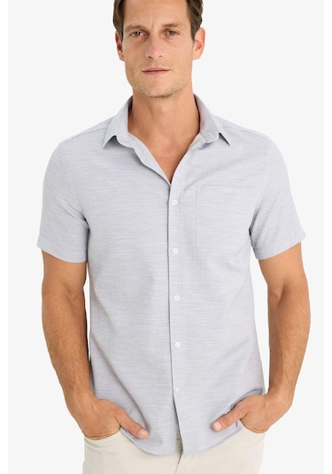 DeFacto Modern Fit Yazlık Polo Yaka Basic Düz Kısa Kollu Gömlek E5077AX25SMBK81 DeFacto Modern Fit Yazlık Polo Yaka Basic Düz Kısa Kollu Gömlek E5077AX25SMBK81