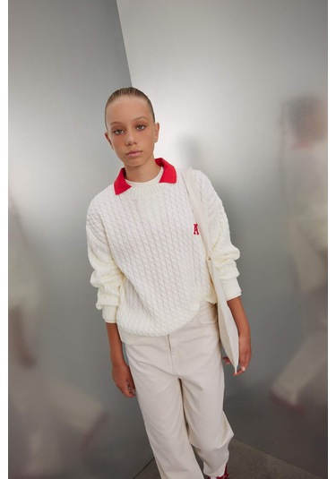 Defacto Kız Çocuk Ekru Standart Fit Bisiklet Yaka Triko Kazak C6973A824AUER233 Ekru