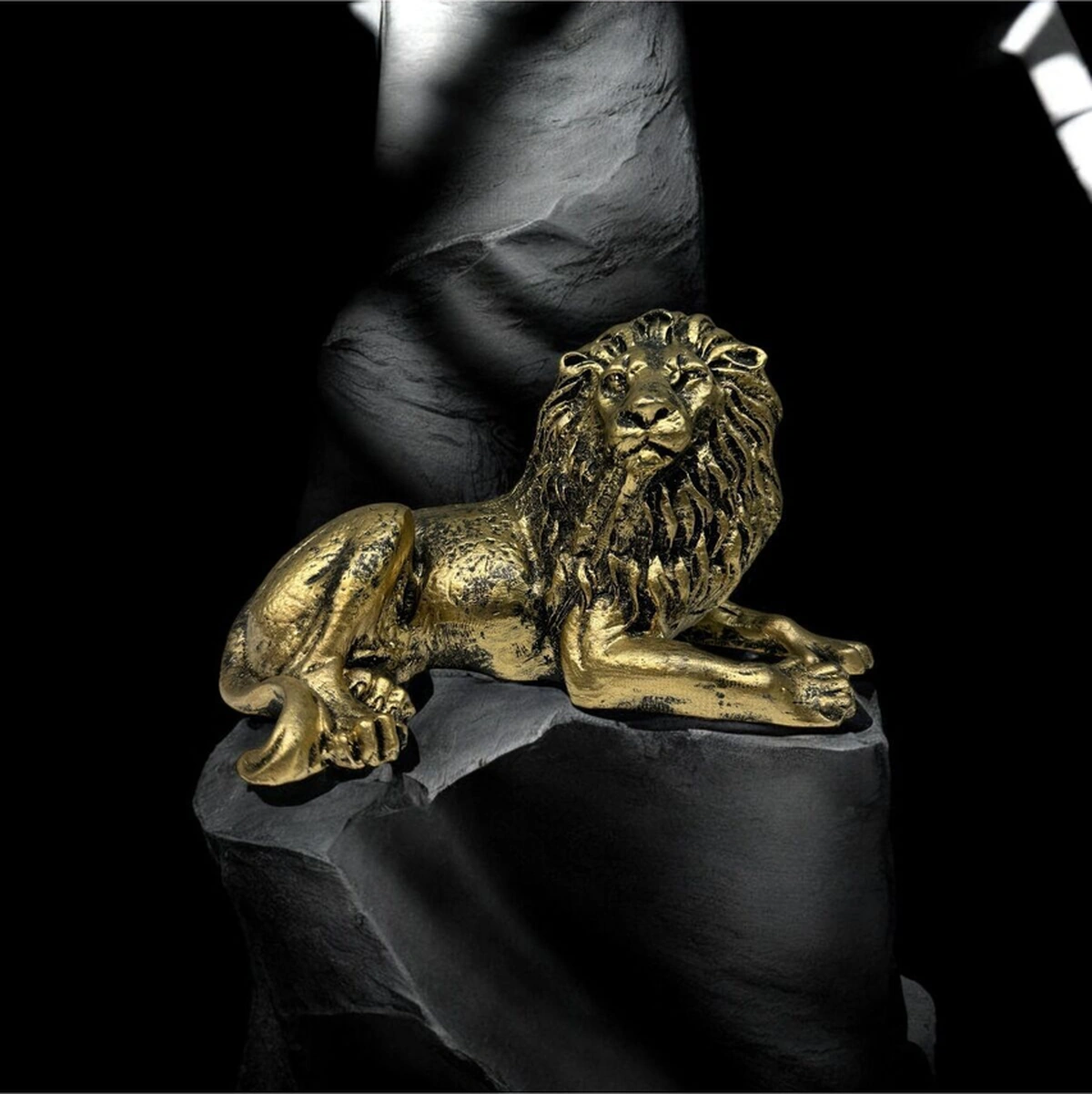 Dekoratif Polyester Oturan Aslan Biblo Gold Eskitme