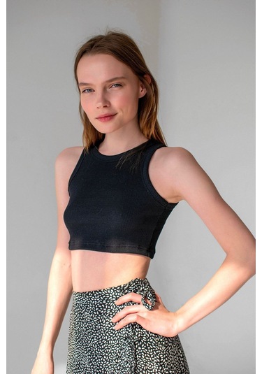 Koyu Kahve Fitilli Süper Crop Halter Yaka Örme Atlet Siyah