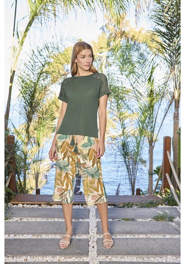 Monamise Kadın Yaprak Desenli Dantelli Kısa Kollu Kapri Takımı 25093 Yeşil