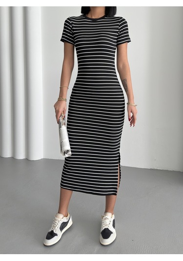 Kadın Çizgili Yırtmaçlı Esnek Uzun Örme Elbise Siyah