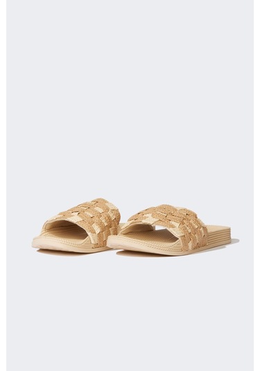 DeFacto Kadın Düz Taban Suni Deri Terlik D8974AX25SMBG26 Bej