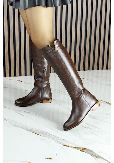 Erkan Saçmacı Kahverengi Hakiki Dana Derisi Metal Aksesuarlı Fermuarlı Yuvarlak Burun Kalın Topuklu Çizme Kahverengi Erkan Saçmacı Kahverengi Hakiki Dana Derisi Metal Aksesuarlı Fermuarlı Yuvarlak Burun Kalın Topuklu Çizme Kahverengi