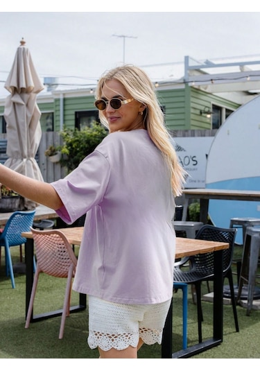 Kadın Lila Papatya Baskı Regular Fit Tişört