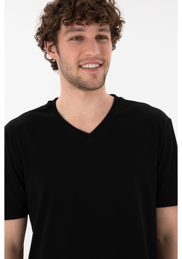 U.S. Polo Assn. Erkek Regular Fit  V Yaka Siyah Basic Tişört 50305858-VR046