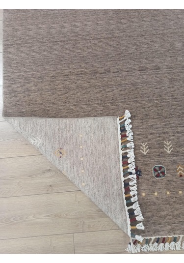 Çam Halı Funky 804 Vizon Yün Ve Bambu İle Özel Tezgahlarda Üretilen Otantik Desenli El Emeği Modern Uşak Halısı Vizon Çam Halı Funky 804 Vizon Yün Ve Bambu İle Özel Tezgahlarda Üretilen Otantik Desenli El Emeği Modern Uşak Halısı Vizon