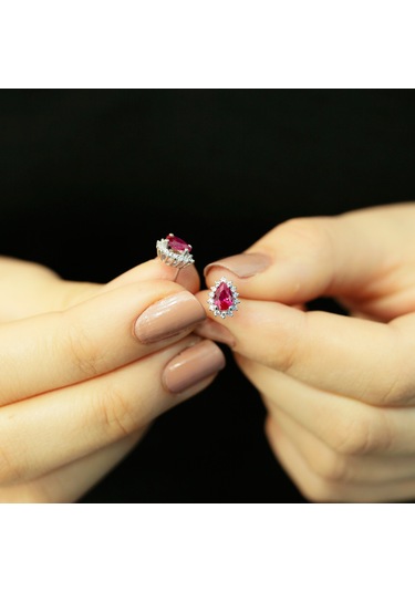 Lova Pırlantalı Damla Yakut Anturaj Küpe -  3040015