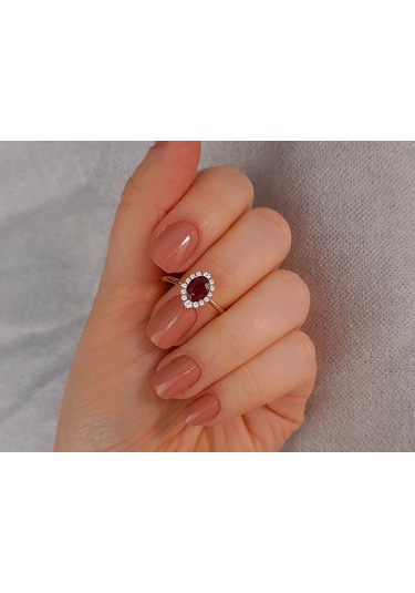 Sirius Pırlanta Ve Oval Yakut Taşlı Alya Yüzük 0842R0019