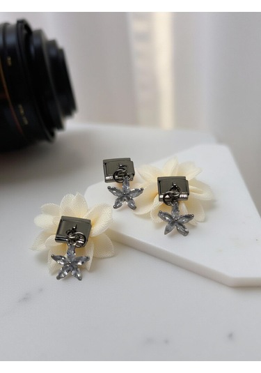 Taşlı Lotus Çiçeği Charmı Sadece 1 Adet Charm Gönderilir Beyaz