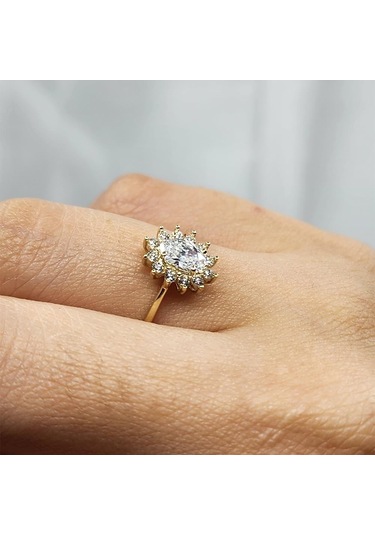 Gümüş Yüzük - 1.10 Karat Oval 0.24 Karat Swarovski Taşlı Anturajlı 925 Ayar Gümüş Hediyelik Yüzük Sarı