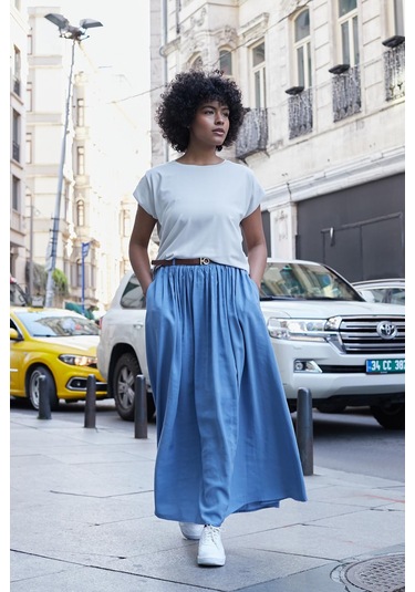 Kadın İpeksi Dokulu Modal Kumaş Cepli Beli Lastikli Bilek Boy Uzun Etek Deri Kemer Dahil -indigo İndigo Kadın İpeksi Dokulu Modal Kumaş Cepli Beli Lastikli Bilek Boy Uzun Etek Deri Kemer Dahil -indigo İndigo