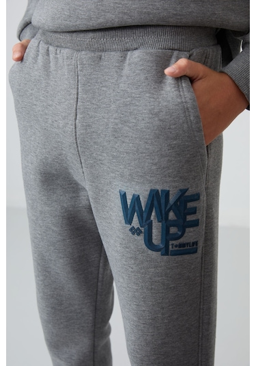 Gri Melanj Pamuklu Kalın İçi Tüylü Yumuşak Dokulu Standart Fit Baskılı Erkek Çocuk Eşofman Takım - Gri Melanj