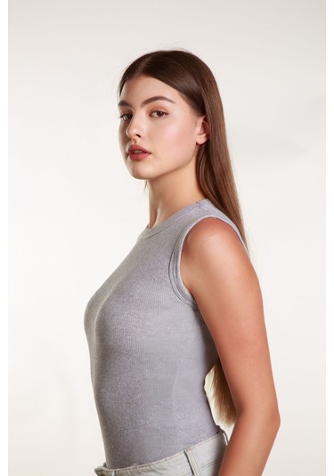 Kadın Gri Fitilli Likralı Sıfır Kol Bisiklet Yaka Örme Atlet Tshirt Bluz Gri