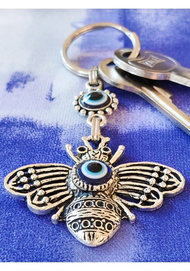 Moncuk Design Nazar Boncuklu İşlemeli Metal Arı Anahtarlık
