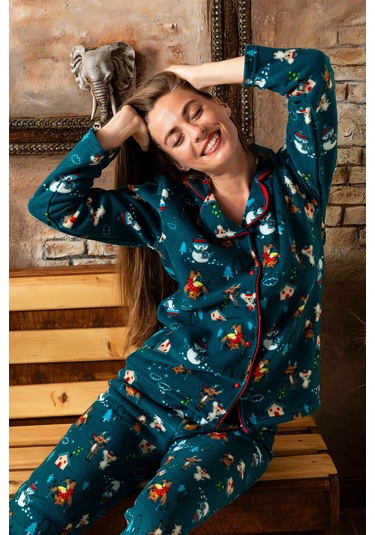 Nisanca Kışlık Yılbaşı Desenli Kadın Gömlek Polar Pijama Takımı- Geyikli Yılbaşı Pijaması Yesil Yeşil