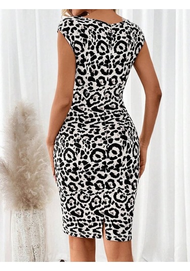 Kadın Kısa Kollu Kare Yakalı Leopar Desenli Dalgıç Elbise Siyah