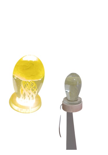 Ahşap Altlıklı Sarı Renk Deniz Anası Görünümlü Işıklı Küre