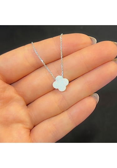 Stela Opal Yonca Gümüş Kolye Beyaz