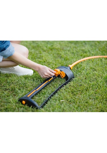 Fiskars 1023661 Metal Ayaklı Salınımlı Fıskiye