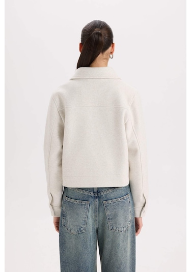 DeFacto Regular Fit Polo Yaka Cepli Fermuarlı Kısa Kaşe Kaban D5767AX25SPER238 Ekru DeFacto Regular Fit Polo Yaka Cepli Fermuarlı Kısa Kaşe Kaban D5767AX25SPER238 Ekru