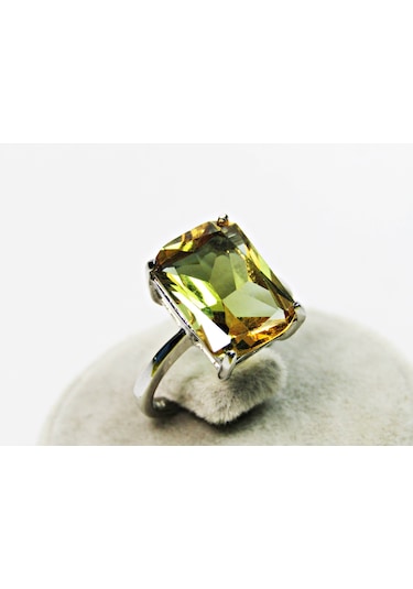 LilahGümüş tr 925 Ayar Gümüş  Baget Zultanit Taşlı Kadın Yüzük