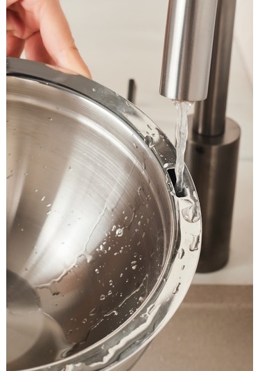 Karaca Mutfaksever Ice Hot Bowl Çift Cidarlı Ve Su Hazneli Çelik Servis Kasesi 20 Cm Gümüş