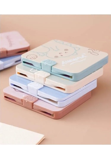 Shineyee Foldable 2-in-1 Makyaj Aynası Ve Tarak Seti - Taşınabilir, Parlak Cam Ayna, Sevimli Kartoon Desenli, Rastgele Renk