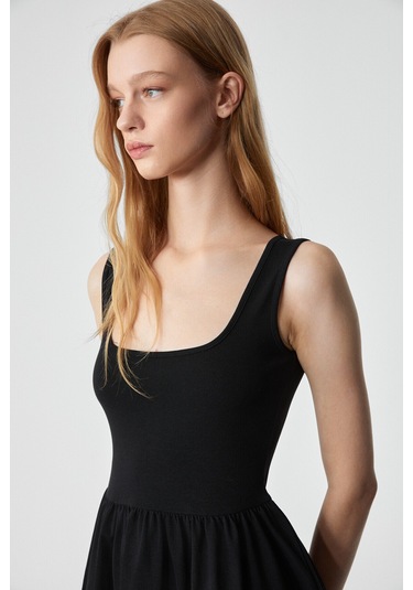 MBROS Kadın Slim Havuz Yaka Kolsuz Kısa Siyah Elbise