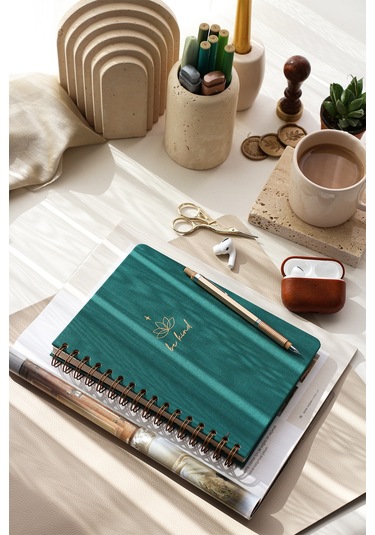 A5 Spiralli Sert Kapak Keten Kareli Tarihsiz Not Defteri Koyu Yeşil Koyu Yeşil