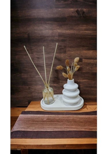 Beton Tepsili Ve Twist Şeklinde Vazo İle Vanilyalı Oda Kokusu Çok Renkli