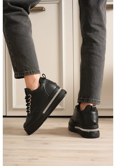 Trendella Kadın Siyah Tabanlı Siyah Gizli Topuklu Sneaker Tr04ms01d Beyaz