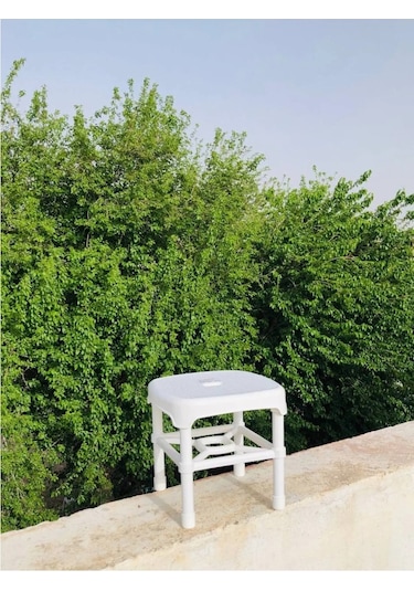 Demir Ayaklı Banyo Taburesi
