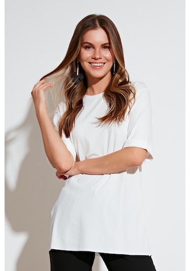 Lela Oversize Bisiklet Yaka Yırtmaç Detaylı Bayan Bluz 5869000 Ekru