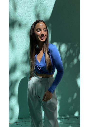 V Yaka Crop Bluz Saks