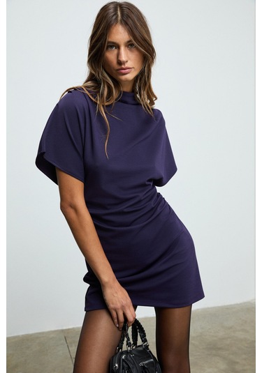 MAXINE Kadın Omuz Ve Bel Kısımlarında Pile Detaylı Dik Yaka Fermuarlı Kısa Kollu Mini Mor Elbise