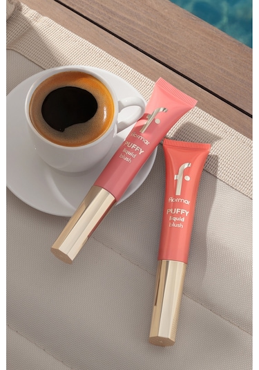 Flormar Puffy Liquid Nemlendirici Etkili & Parlak Bitişli Sünger Aplikatörlü Likit Allık 002 Peachy Glow