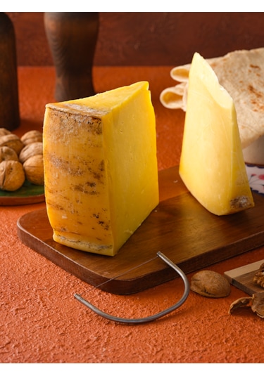 Kars Malakan Eski Kaşar Peyniri 2 Yıllık Şirden Mayalı 1 Kg