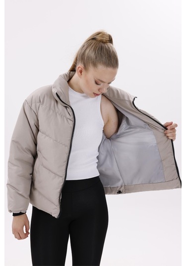 Kadın Dolgulu Puffer Mont - Yüksek Yaka, Suya Dayanıklı Bej