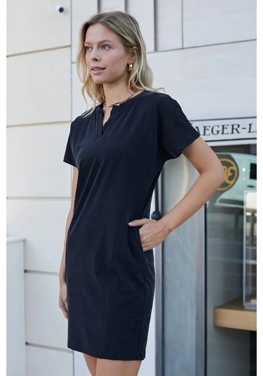 Kadın Modal İpeksi Hafif Esnek Kumaş Geniş Sıfır Yaka Patlı Düşük Omuzlu Yan Cepli Diz Boy Elbise-siyah Siyah Kadın Modal İpeksi Hafif Esnek Kumaş Geniş Sıfır Yaka Patlı Düşük Omuzlu Yan Cepli Diz Boy Elbise-siyah Siyah