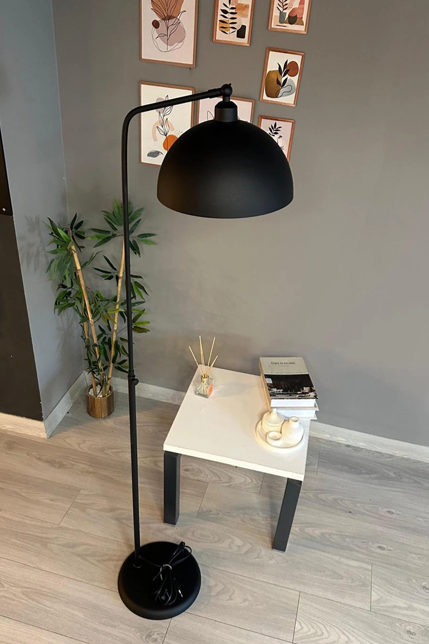 Siyah Lambader Hareketli Başlık Modern Dekoratif Metal Oturma Odası Çalışma Odası Zemin Lambası Siyah