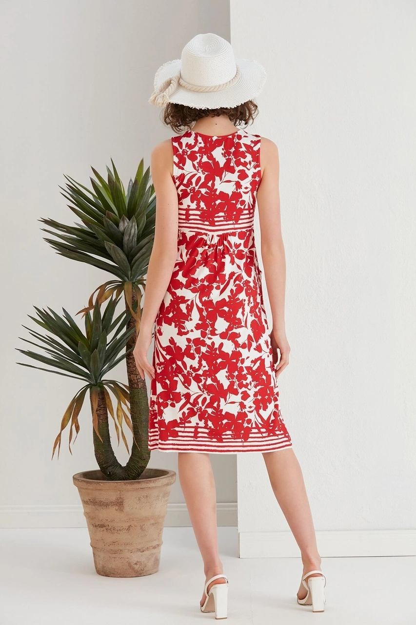 Kadın Kırmızı Çiçekli Cepli Spor Şık Kolsuz Viskon Curve Büyük Beden Günlük Elbise Beyaz