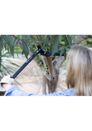 Kamikaze Km-750 İki Elli Budama Makası 46 Cm, 28 Mm Kesim Kapasitesi, Dişli Güç Aktarma Sistemi