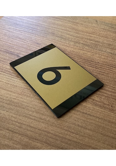 Minimal Gold Tasarım Kapı Numarası
