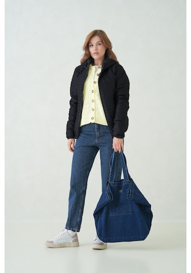 İçi Astarlı Su Ve Rüzgar Geçirmez Cepli Kapüşonlu Kadın Mont Siyah