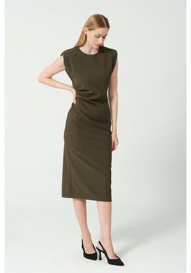 Arka Yırtmaç Detaylı Bel Büzgülü Elbise Haki